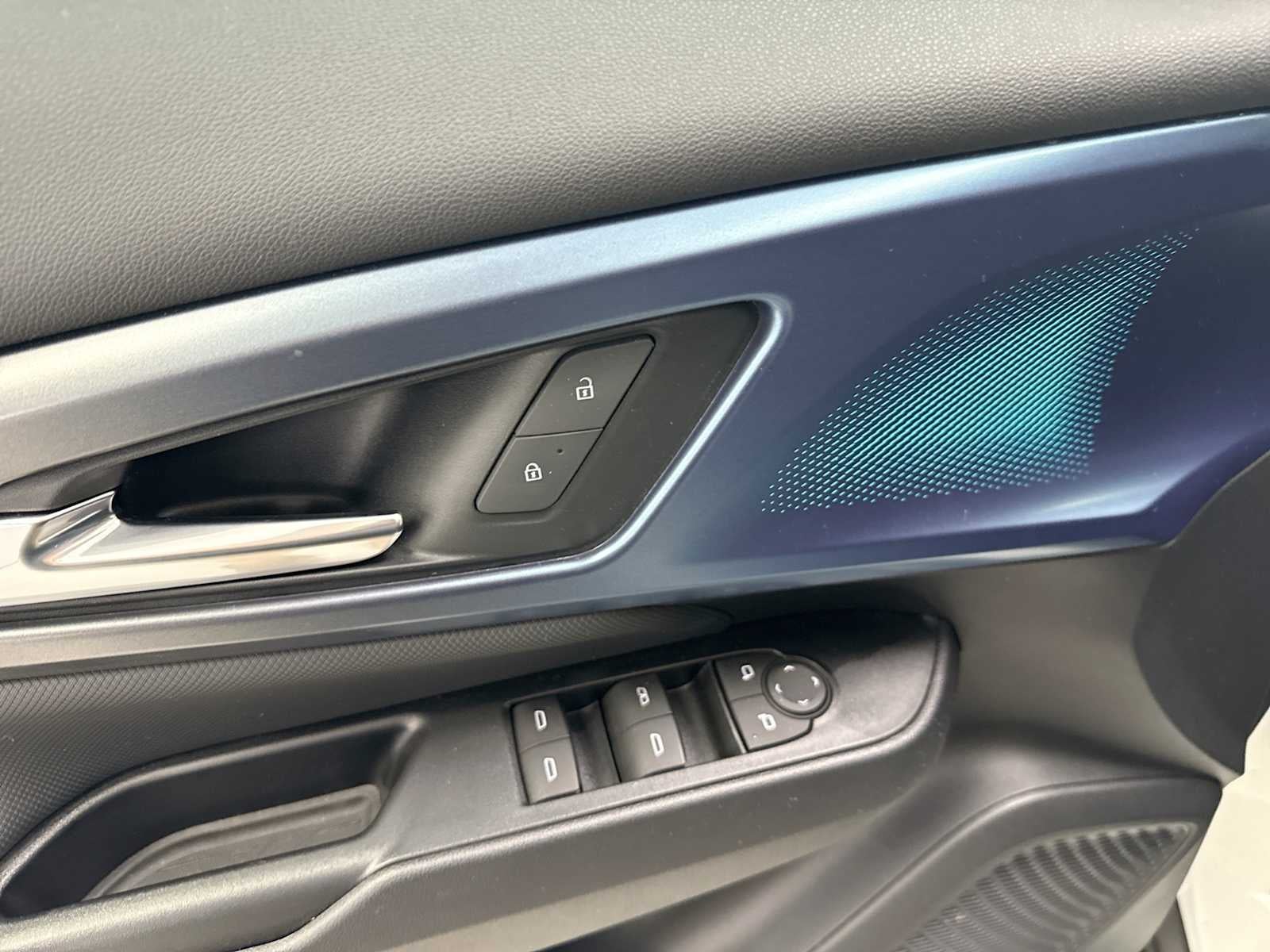 2024 Chevrolet Equinox EV LT - Photo 15