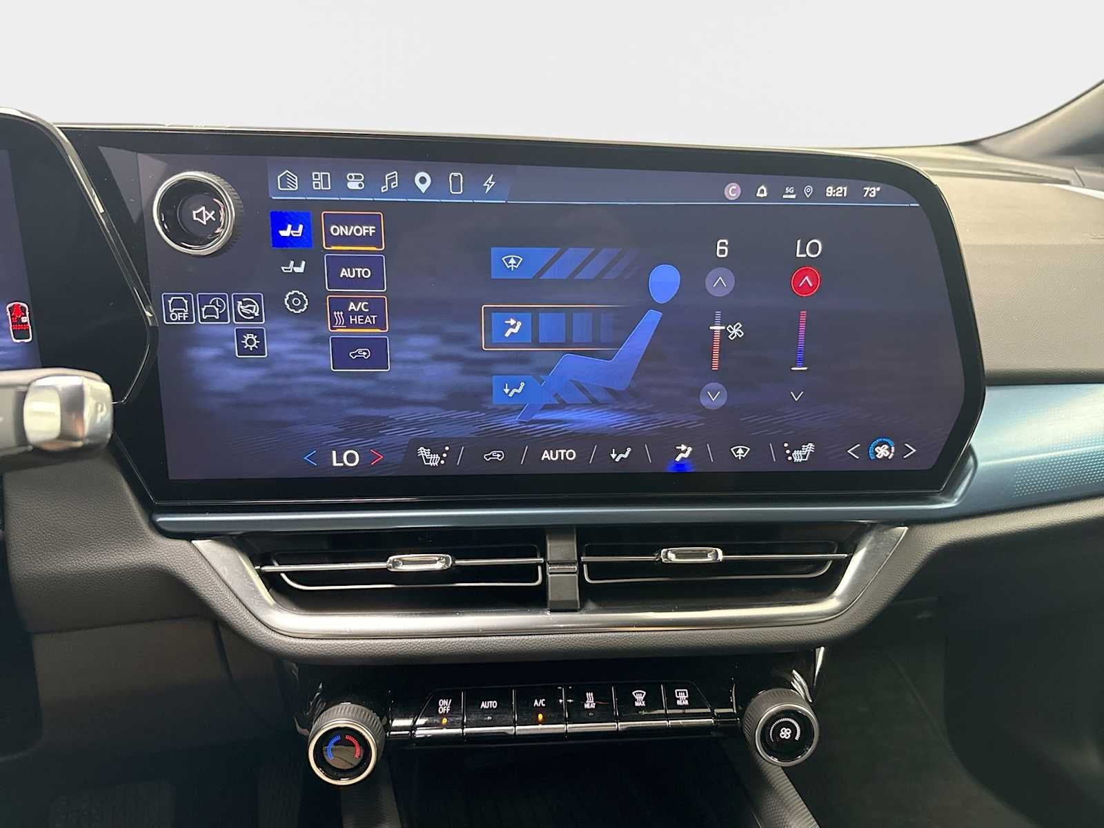 2024 Chevrolet Equinox EV LT - Photo 16