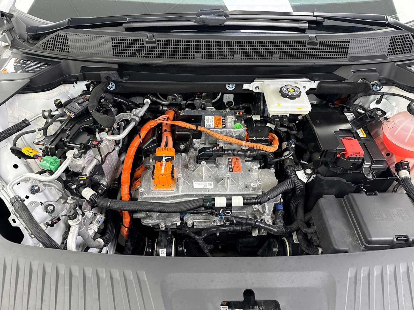 2024 Chevrolet Equinox EV LT - Photo 17