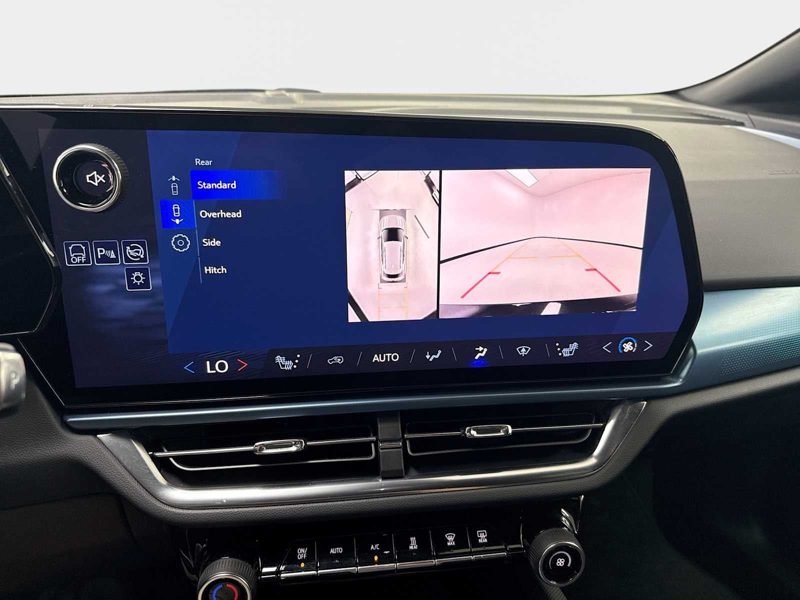 2024 Chevrolet Equinox EV LT - Photo 23