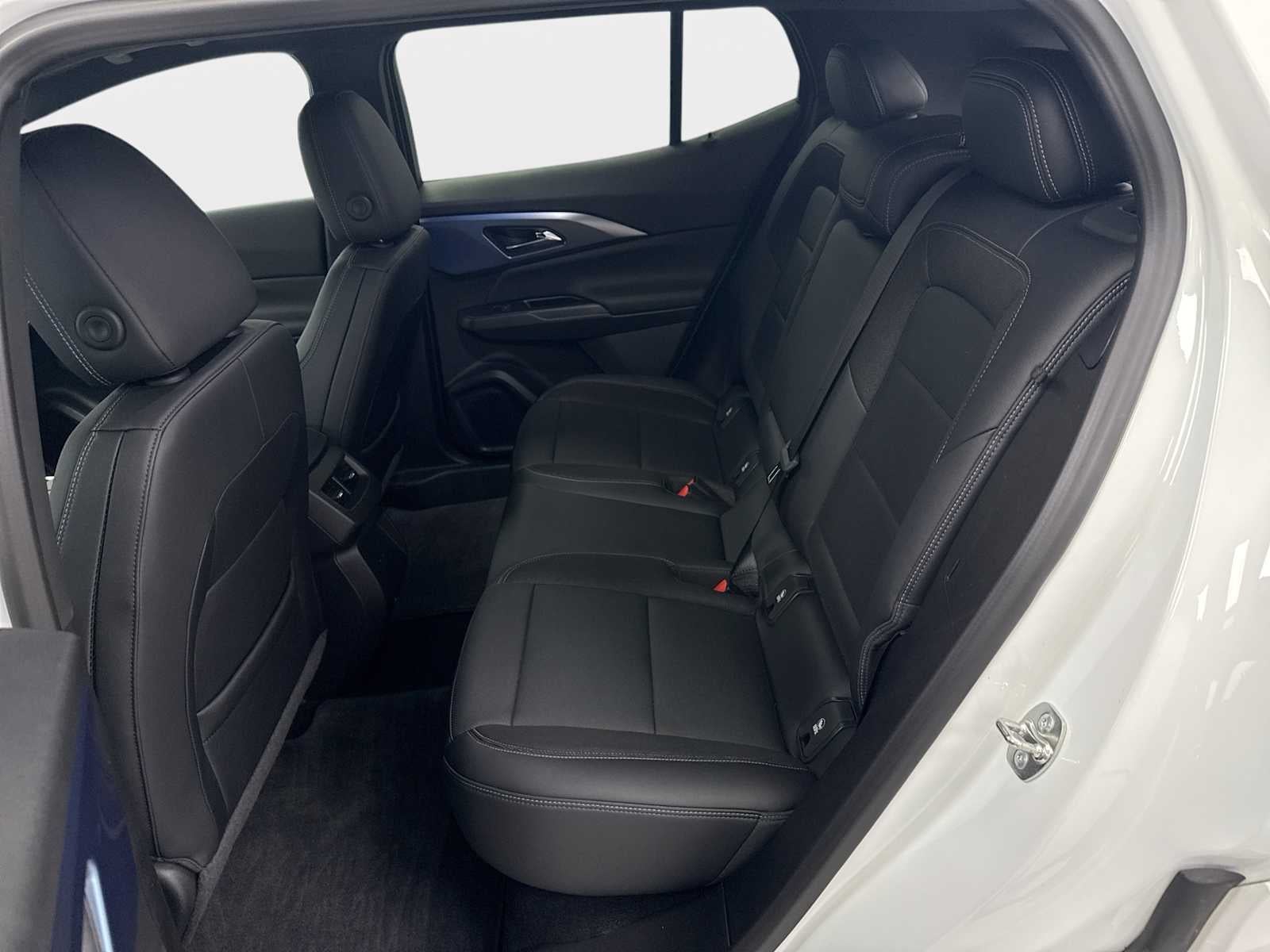 2024 Chevrolet Equinox EV LT - Photo 24
