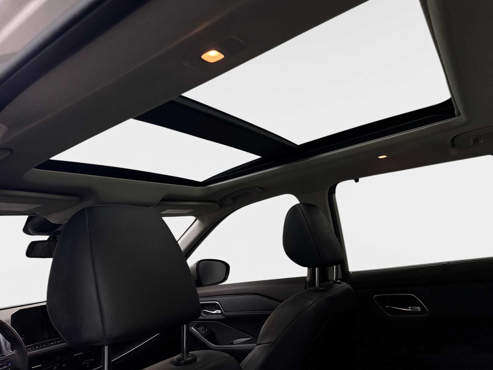 2021 Nissan Rogue Platinum - Photo 16
